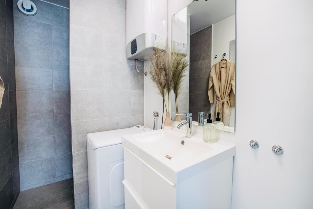 The Grande - Huge Terrace - Amazing Sea Views - Tastefully Furnished - Access To Rooftop Terrace And Gym - Hillside Apartments Rogoznica Rogoznica  Bagian luar foto