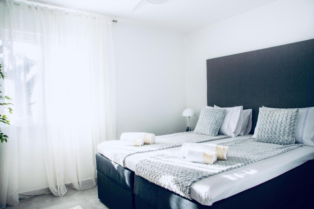 The Grande - Huge Terrace - Amazing Sea Views - Tastefully Furnished - Access To Rooftop Terrace And Gym - Hillside Apartments Rogoznica Rogoznica  Bagian luar foto