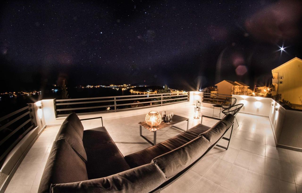 The Grande - Huge Terrace - Amazing Sea Views - Tastefully Furnished - Access To Rooftop Terrace And Gym - Hillside Apartments Rogoznica Rogoznica  Bagian luar foto