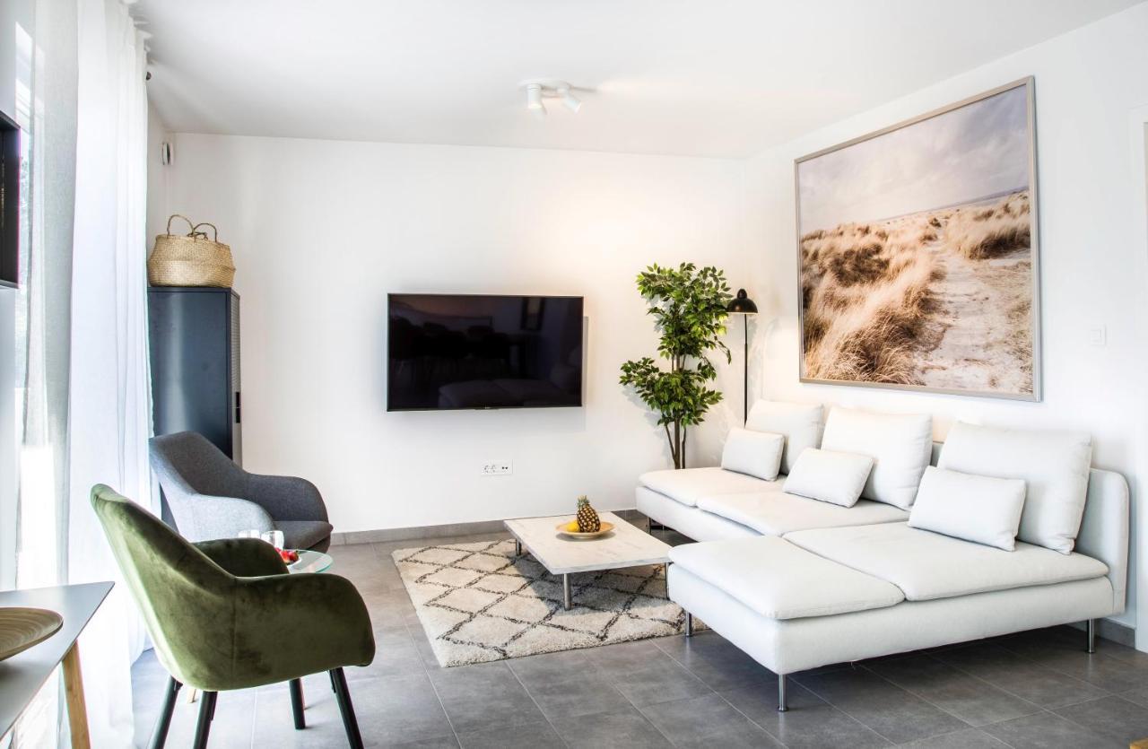 The Grande - Huge Terrace - Amazing Sea Views - Tastefully Furnished - Access To Rooftop Terrace And Gym - Hillside Apartments Rogoznica Rogoznica  Bagian luar foto