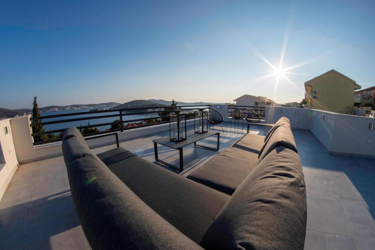 The Grande - Huge Terrace - Amazing Sea Views - Tastefully Furnished - Access To Rooftop Terrace And Gym - Hillside Apartments Rogoznica Rogoznica  Bagian luar foto