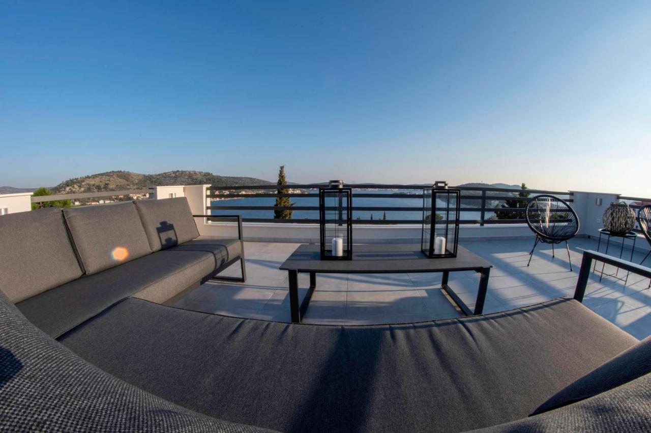 The Grande - Huge Terrace - Amazing Sea Views - Tastefully Furnished - Access To Rooftop Terrace And Gym - Hillside Apartments Rogoznica Rogoznica  Bagian luar foto