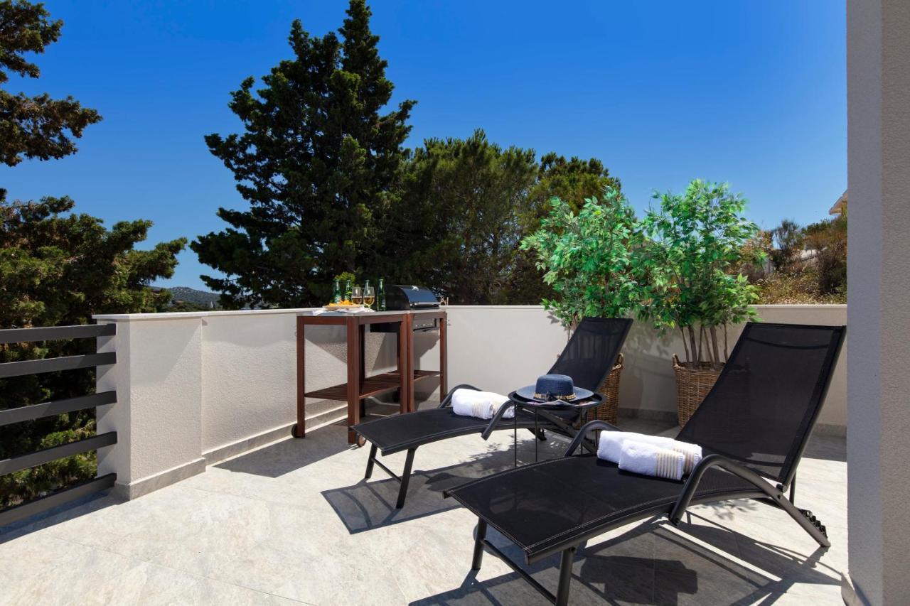 The Grande - Huge Terrace - Amazing Sea Views - Tastefully Furnished - Access To Rooftop Terrace And Gym - Hillside Apartments Rogoznica Rogoznica  Bagian luar foto