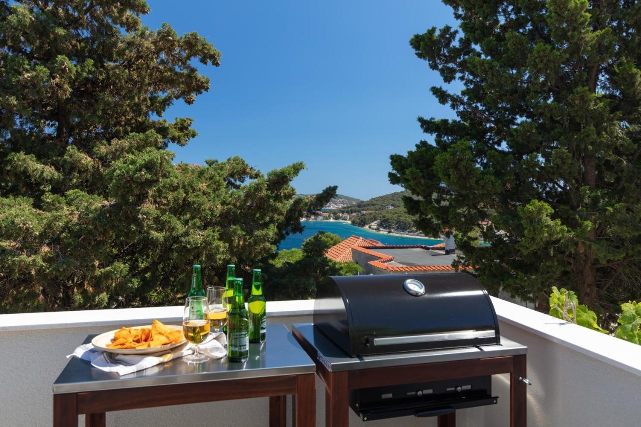 The Grande - Huge Terrace - Amazing Sea Views - Tastefully Furnished - Access To Rooftop Terrace And Gym - Hillside Apartments Rogoznica Rogoznica  Bagian luar foto