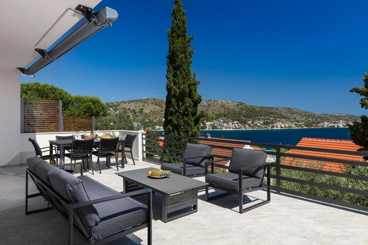 The Grande - Huge Terrace - Amazing Sea Views - Tastefully Furnished - Access To Rooftop Terrace And Gym - Hillside Apartments Rogoznica Rogoznica  Bagian luar foto