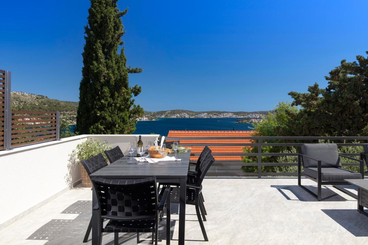 The Grande - Huge Terrace - Amazing Sea Views - Tastefully Furnished - Access To Rooftop Terrace And Gym - Hillside Apartments Rogoznica Rogoznica  Bagian luar foto