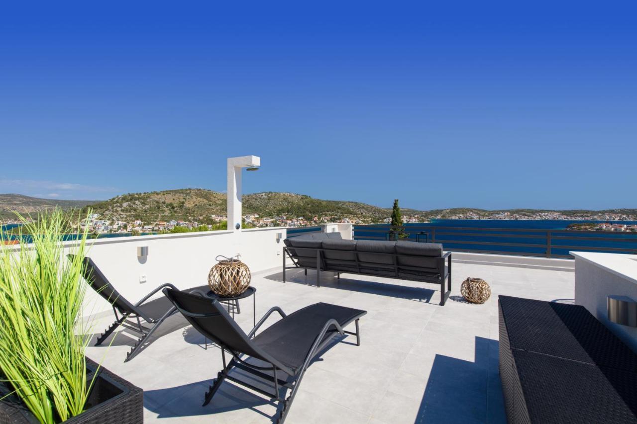 The Grande - Huge Terrace - Amazing Sea Views - Tastefully Furnished - Access To Rooftop Terrace And Gym - Hillside Apartments Rogoznica Rogoznica  Bagian luar foto